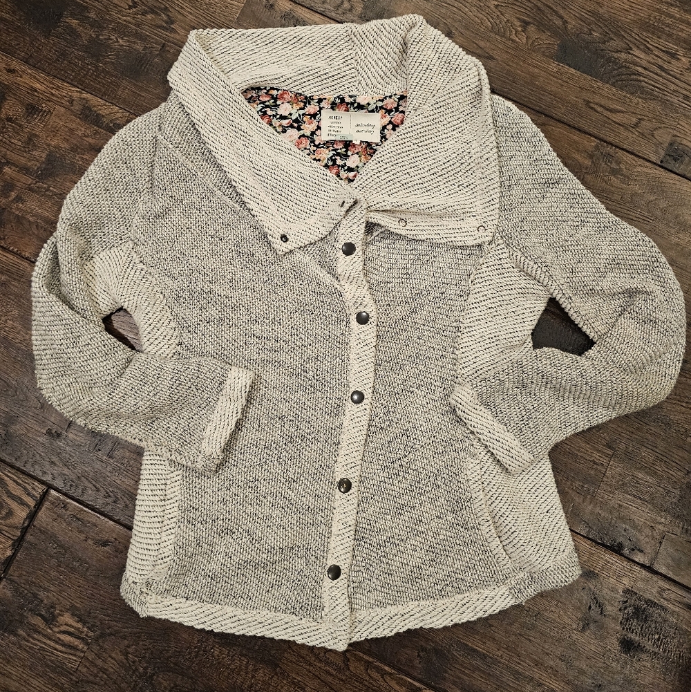 ANTHROPOLOGIE BLACK AND CREAM SWEATER CARDIGAN SIZE SMALL